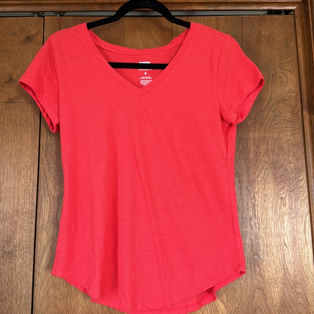 4 basic v-neck tees - Picture 9 of 10